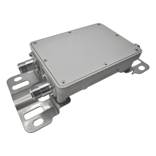 Combinador de Bandas de Dos Vías EP-COMB-2B / Rango de Frecuencia 698-960 MHz y 1710-2700 MHz / Bajo PIM / Alta Rechazo Fuera de Banda / Potencia Continua 300 W / Pico 800 W / Conectores N Hembra / IP40